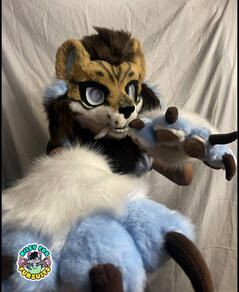 Sabertooth lion